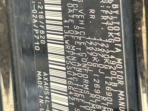 Used 2025 Toyota RAV4 LE image 28