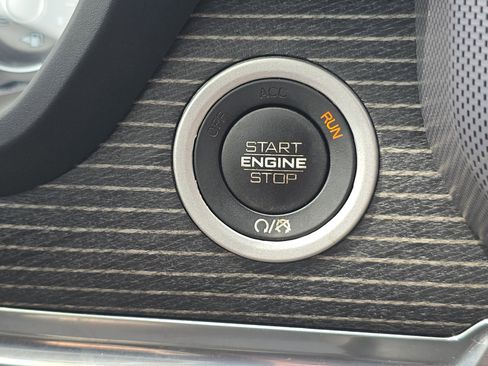 Used 2022 RAM 1500 Limited AWD/4WD image 12