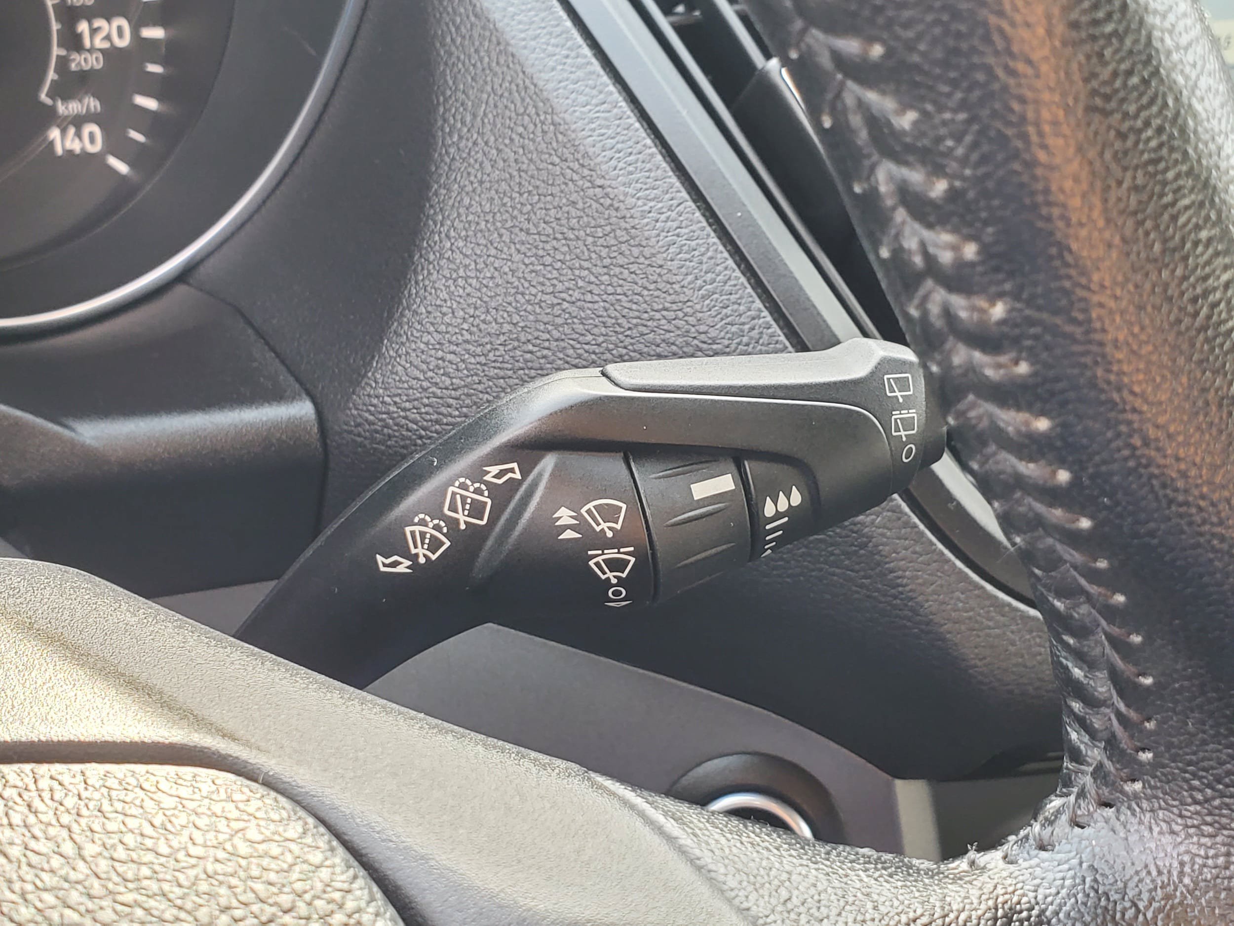Used 2019 Ford Escape SEL AWD/4WD image 23