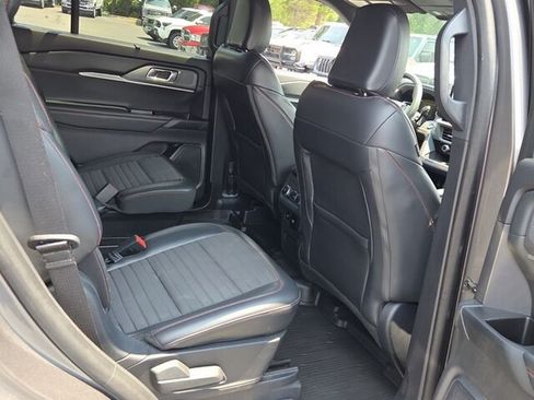 Used 2025 Ford Explorer ST-Line w/ Premium Package RWD image 17
