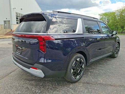 New 2026 Kia Carnival EX FWD image 8
