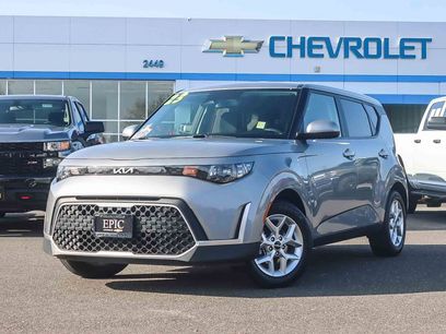 Used 2023 Kia Soul LX w/ LX Technology Package