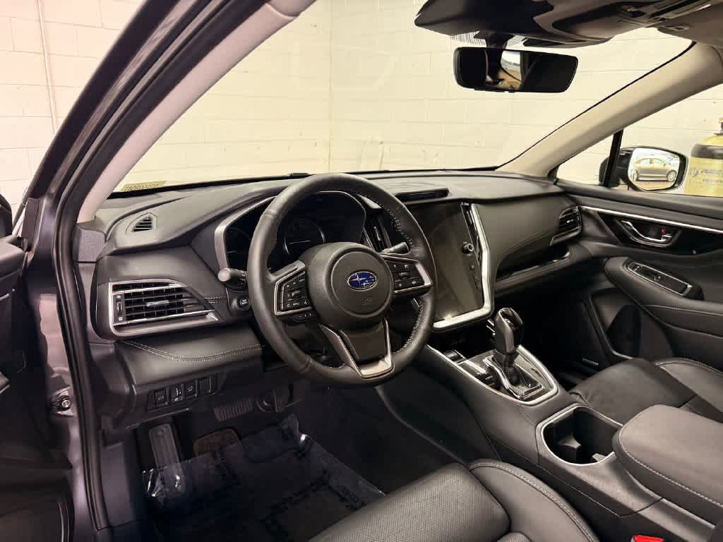Certified 2025 Subaru Outback Limited AWD/4WD image 2
