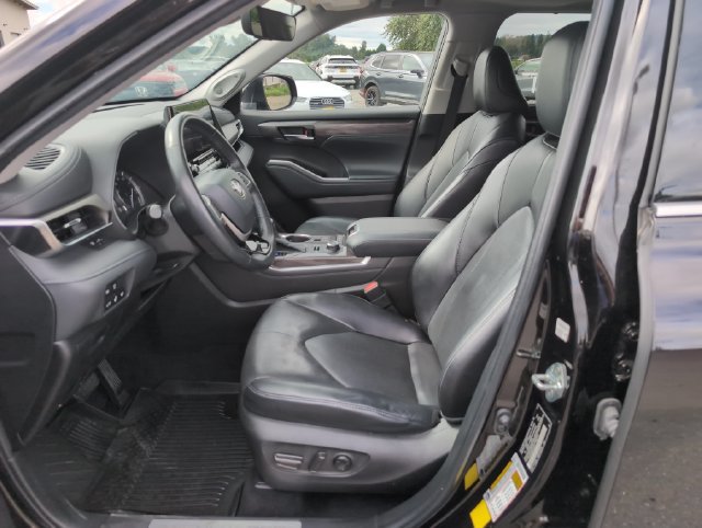 Used 2022 Toyota Highlander Limited AWD/4WD image 17