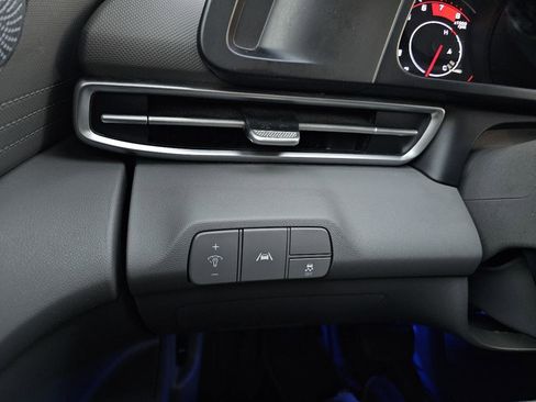 Used 2022 Hyundai Elantra SEL image 41