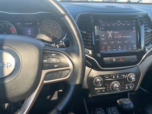 Used 2020 Jeep Cherokee Limited AWD/4WD image 10