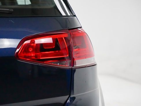 Used 2016 Volkswagen GTI SE image 12