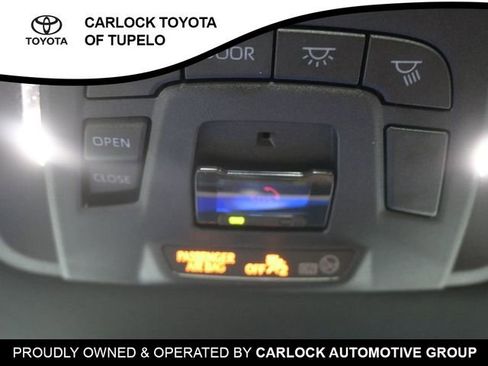 Used 2025 Toyota Crown Signia w/ Advanced Technology Package image 27