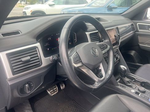 Used 2022 Volkswagen Atlas Cross Sport SEL R-Line image 12