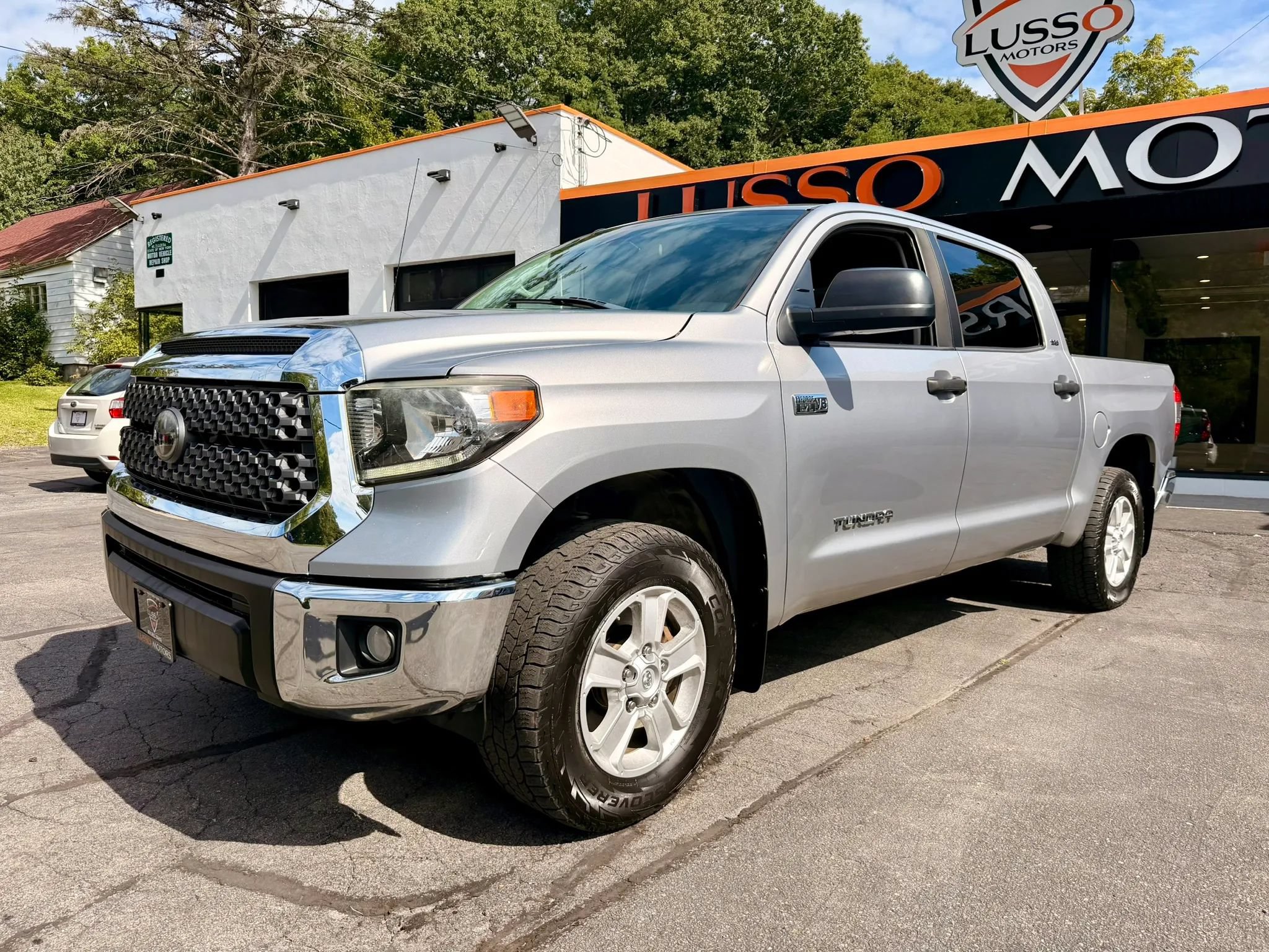 Used 2018 Toyota Tundra SR5 AWD/4WD image 3