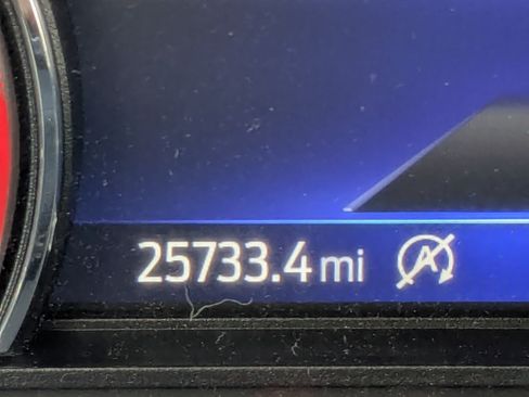 Used 2024 Ford Explorer XLT w/ Equipment Group 202A AWD/4WD image 31