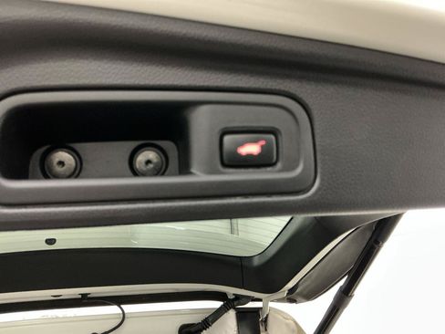 Used 2019 Honda Pilot Elite image 16