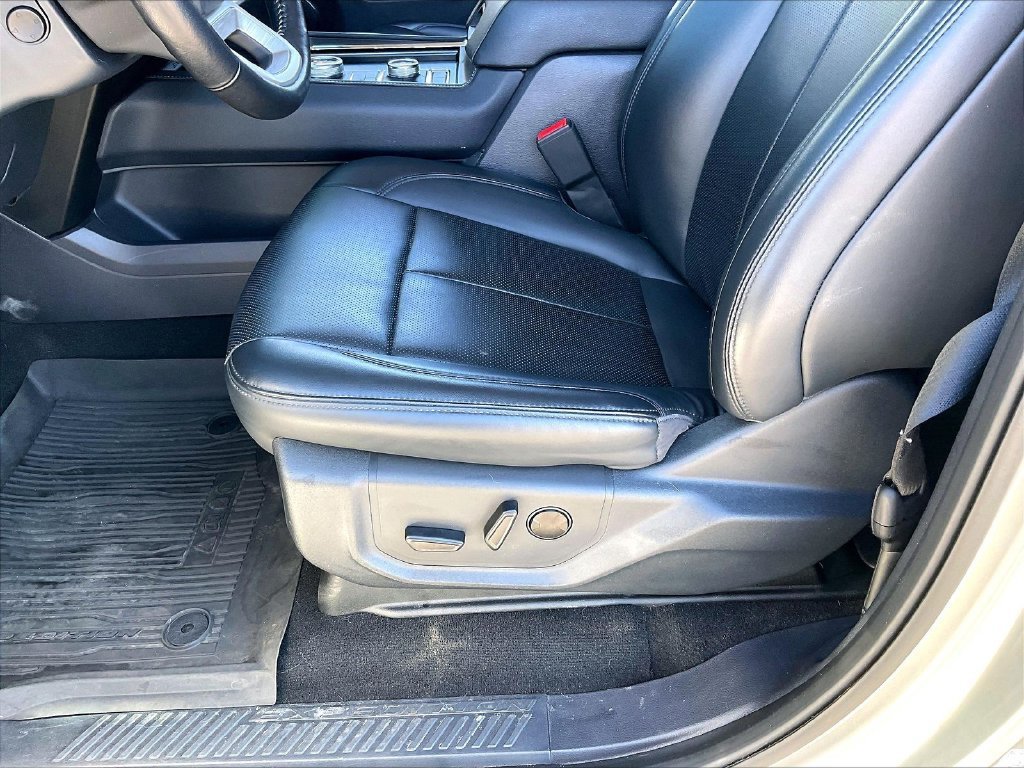Used 2024 Ford Expedition XLT AWD/4WD image 36
