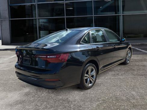 Used 2024 Volkswagen Jetta SE FWD image 7