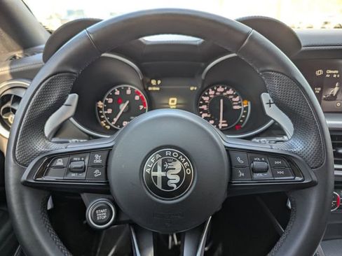 Used 2023 Alfa Romeo Stelvio Veloce image 28