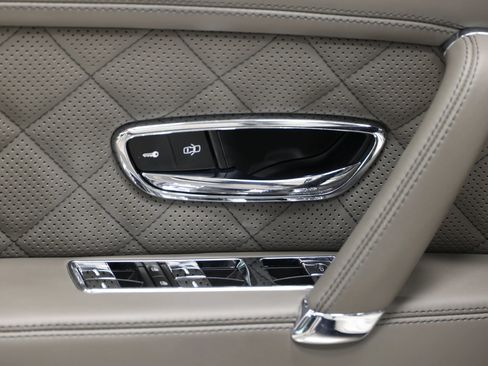Used 2018 Bentley Flying Spur S W12 AWD/4WD image 13