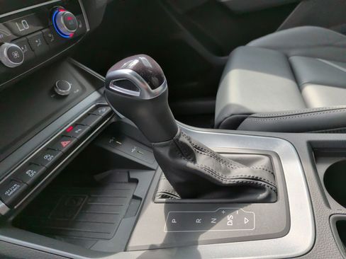 Certified 2025 Audi Q3 2.0T Premium w/ Convenience Package image 25