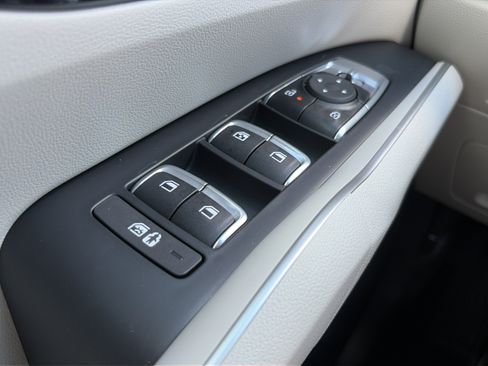 New 2026 Kia Sorento S w/ S Panoramic Sunroof Package FWD image 25