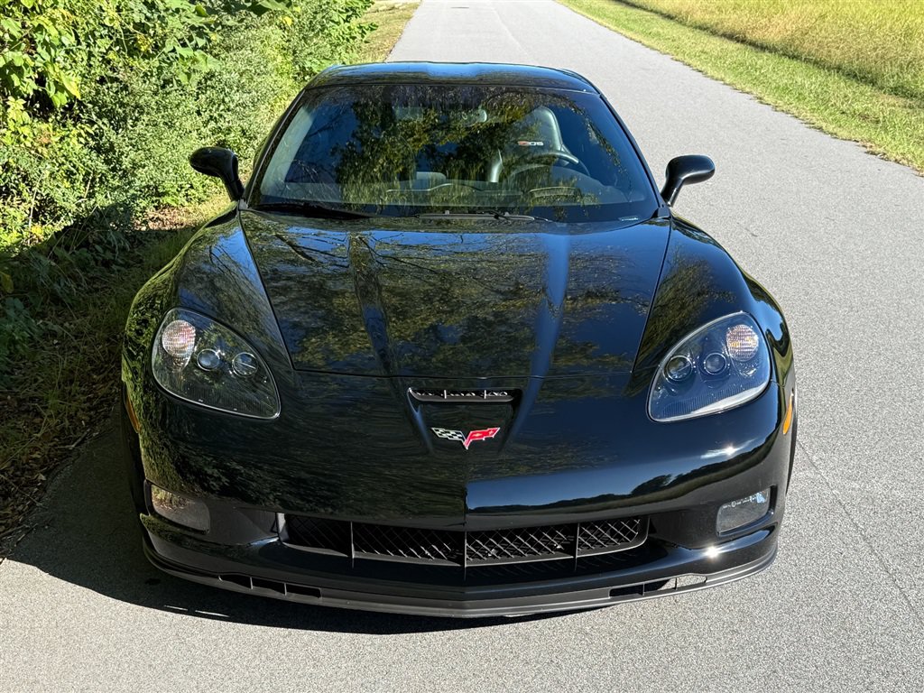 Used 2010 Chevrolet Corvette Z06 w/ Preferred Equipment Group RWD image 9