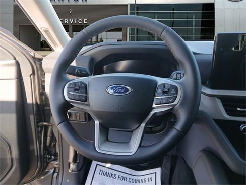 Used 2025 Ford Explorer Active w/ Active Comfort Package image 12