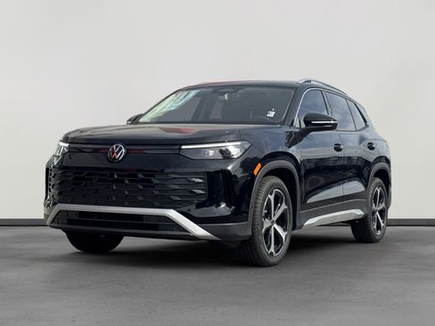 New 2026 Volkswagen Tiguan SE image 2