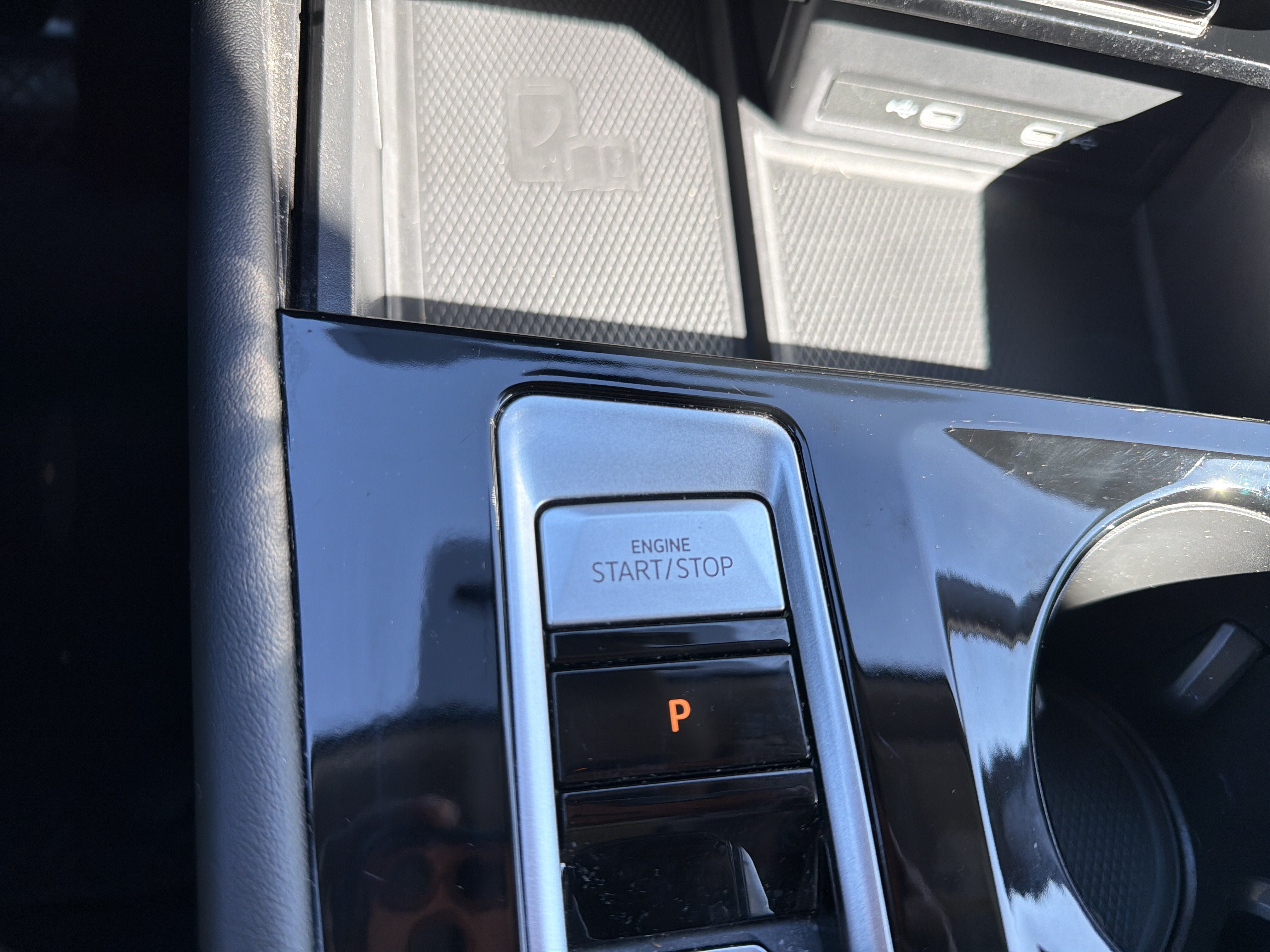 Used 2024 Volkswagen Atlas SE w/ Panoramic Sunroof Package AWD/4WD image 22
