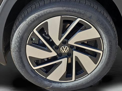New 2026 Volkswagen Atlas SE image 8