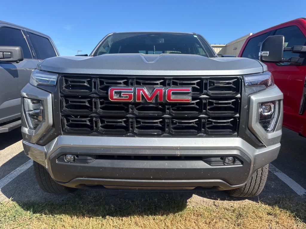 Used 2025 GMC Canyon Elevation w/ Convenience Package RWD image 2