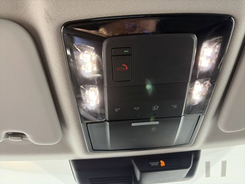 Used 2025 Mitsubishi Outlander SE AWD/4WD image 38