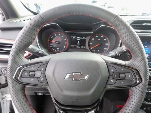 Used 2023 Chevrolet TrailBlazer RS w/ Sun and Liftgate Package image 12