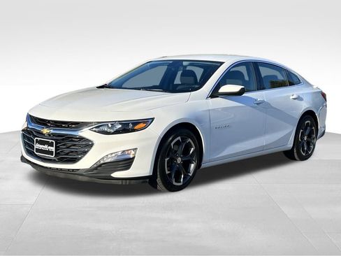Used 2022 Chevrolet Malibu LT image 2