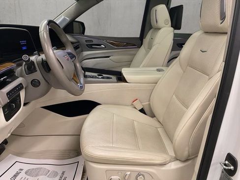 Used 2023 Cadillac Escalade Sport Platinum w/ Heavy-Duty Trailer Package AWD/4WD image 11