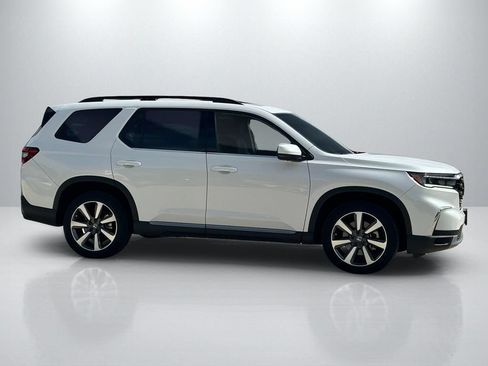 Used 2023 Honda Pilot Elite image 4