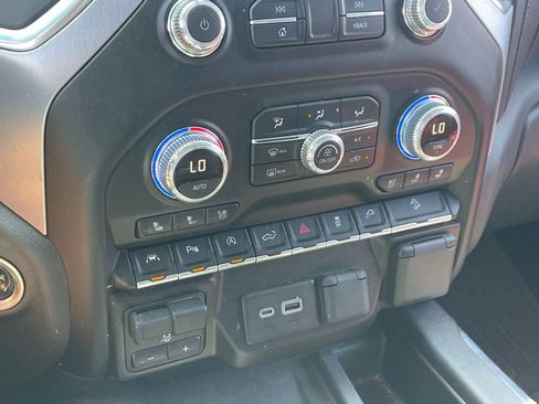 Used 2019 GMC Sierra 1500 SLT w/ SLT Premium Plus Package image 8