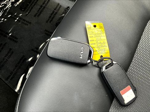 Used 2023 Kia Niro EX image 14