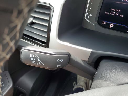 Used 2022 Volkswagen Atlas Cross Sport SE image 22