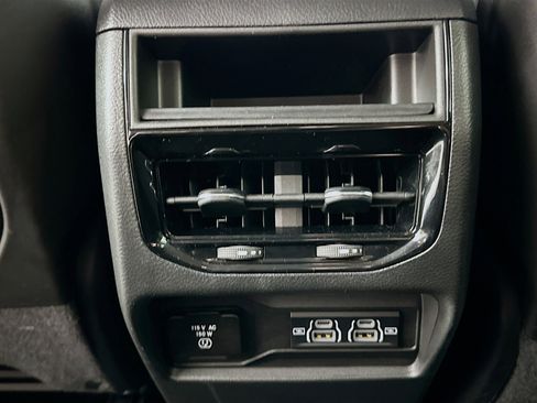 Used 2023 Jeep Grand Cherokee Laredo w/ Luxury Tech Group I image 27