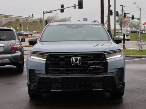 New 2026 Honda Pilot Black Edition image 2