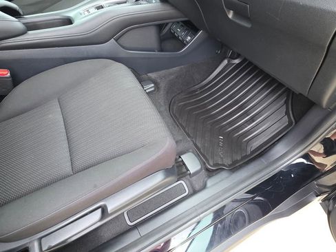 Used 2018 Honda HR-V EX image 13