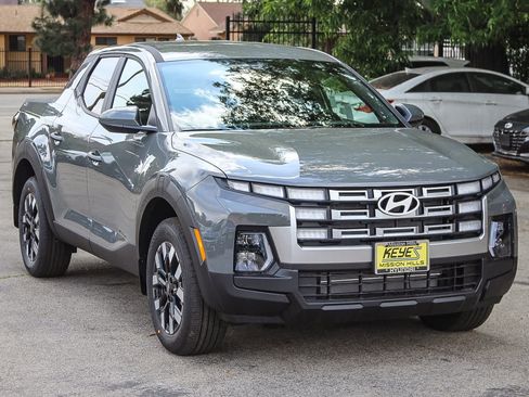 New 2025 Hyundai Santa Cruz SE image 3