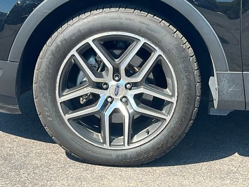 Used 2018 Ford Explorer Sport AWD/4WD image 9