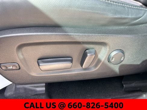 Used 2018 Toyota Highlander SE image 15