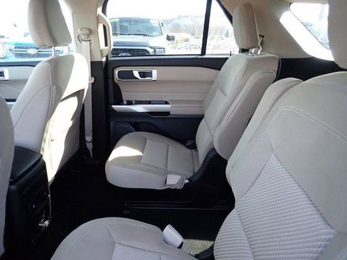 Used 2023 Ford Explorer XLT image 17