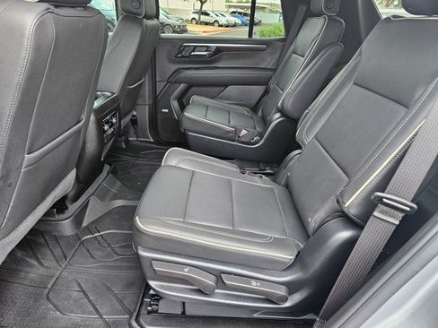 Used 2025 Chevrolet Tahoe Premier AWD/4WD image 20