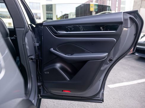 Certified 2025 Porsche Macan Electric RWD image 45