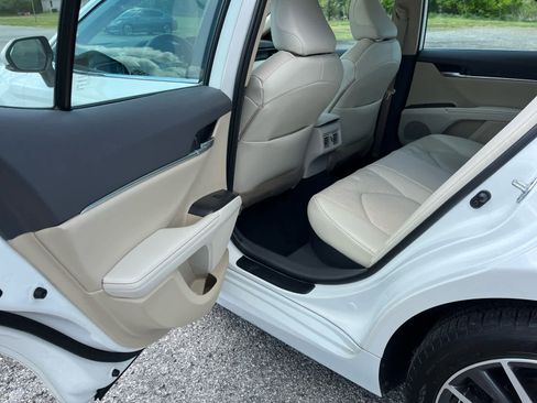 Used 2024 Toyota Camry XLE w/ Navigation Package FWD image 23
