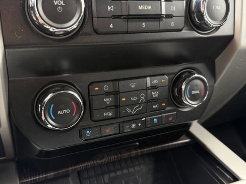 Certified 2020 Ford F250 Lariat w/ Lariat Ultimate Package AWD/4WD image 22