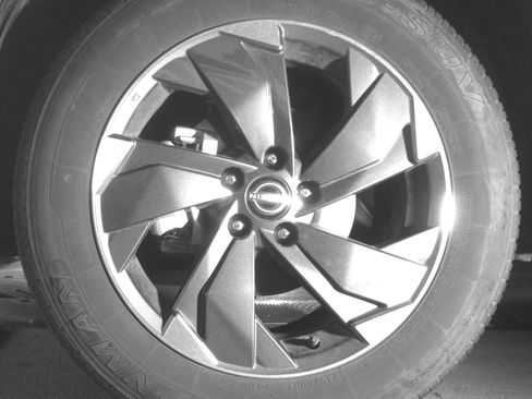Used 2025 Nissan Rogue SV FWD image 12