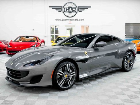 Used 2020 Ferrari Portofino RWD image 4