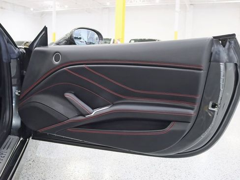Used 2016 Ferrari California T RWD image 31